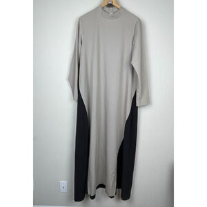 Elegant Two-Tone Maxi Dress